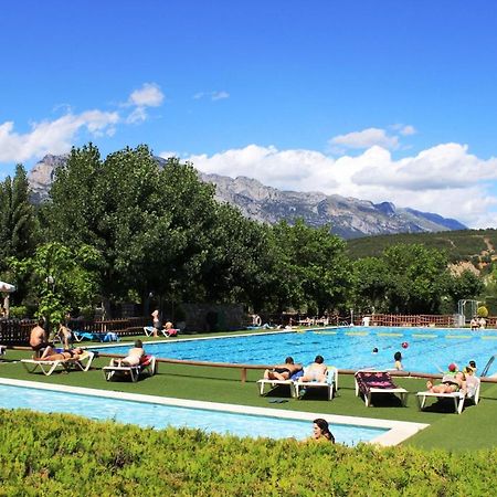 Bungalows Pena Montanesa Ainsa Exterior photo